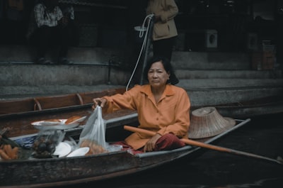 ทำไมประเทศไทยมีคนจนเยอะ